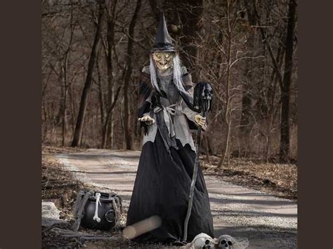 How to Make a Lunging Witch Prop That Will Send Chills Down Your Spine